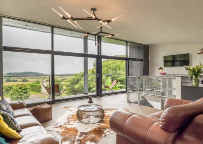 Deer Vue Gallery Living Area With Stunning View