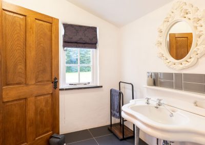 Exeter Lodge Gallery Bathroom Sink